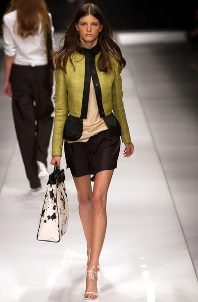 Look 16